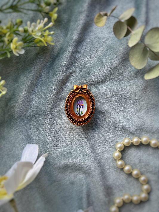 Bow Iris Magnet