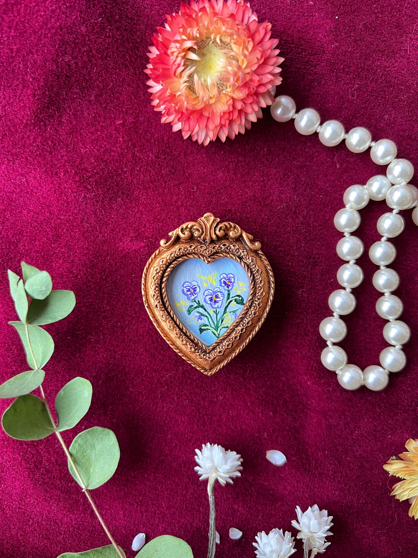 Purple pansy Floral Magnet