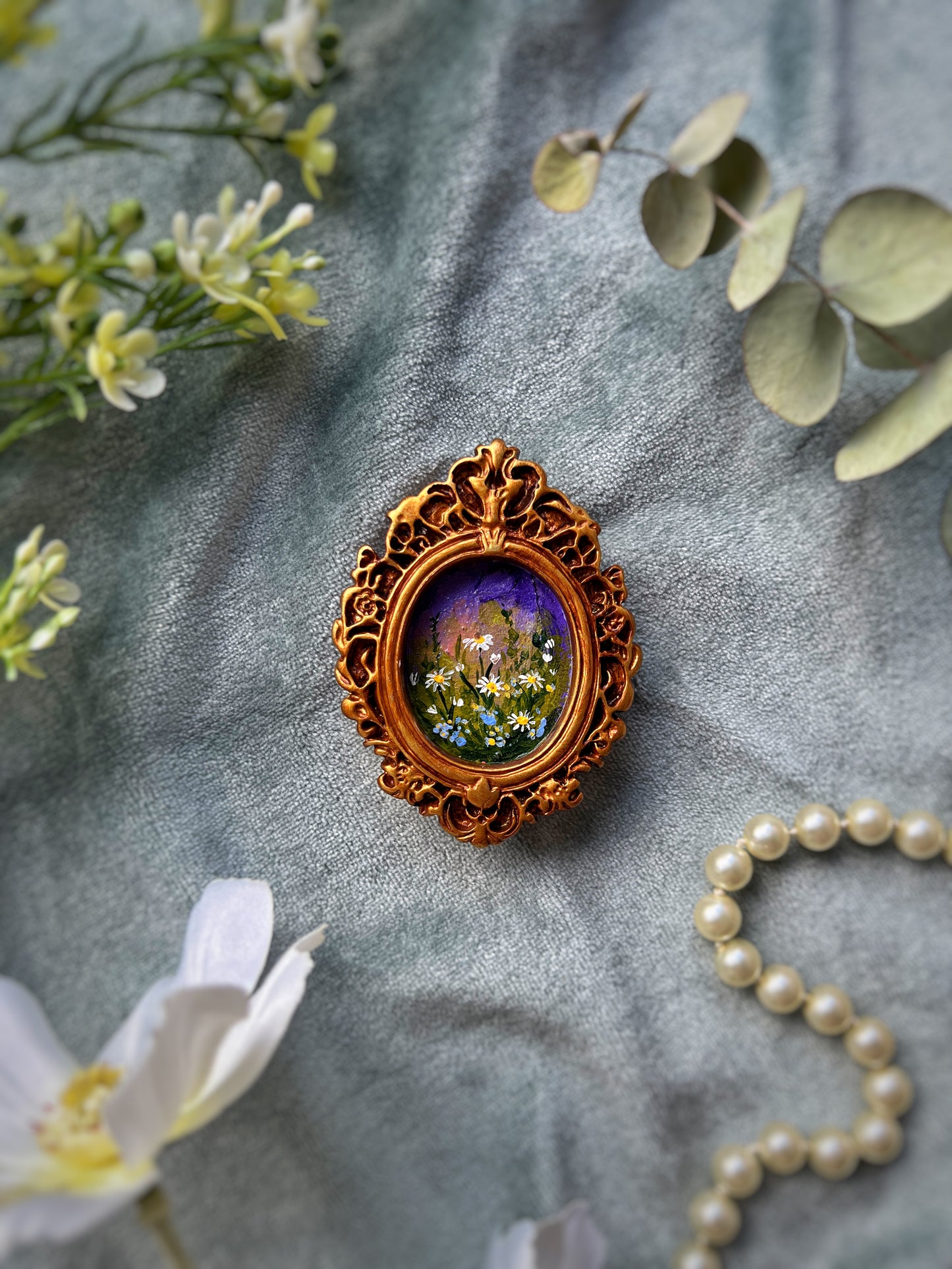 Oval Daisy & Forget Me Not Magnet